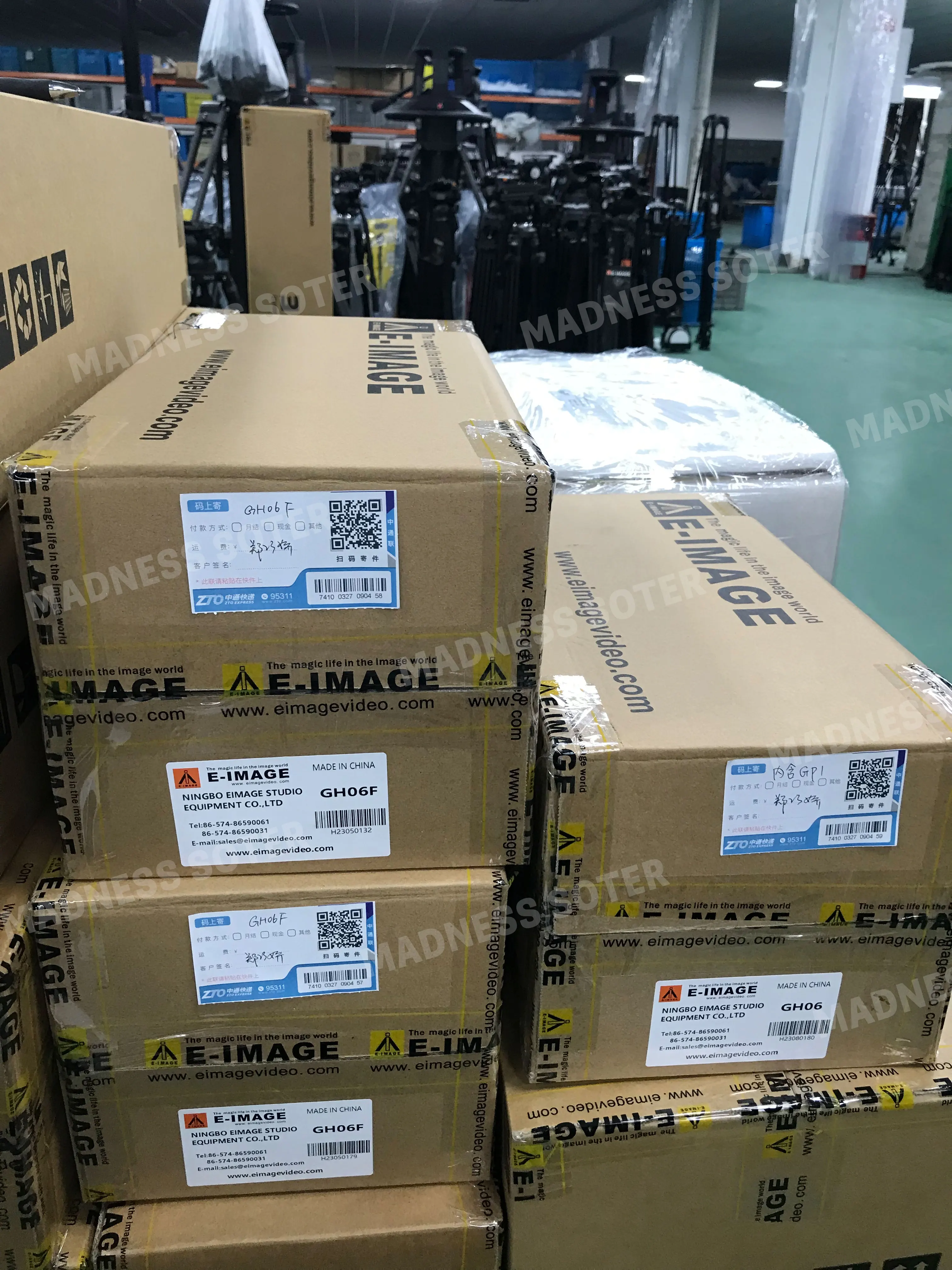 EI7050AA  Tripod 65mm Bowl 7050H Fluid Head 4KG Payload AT7402B Aluminum Legs GP
