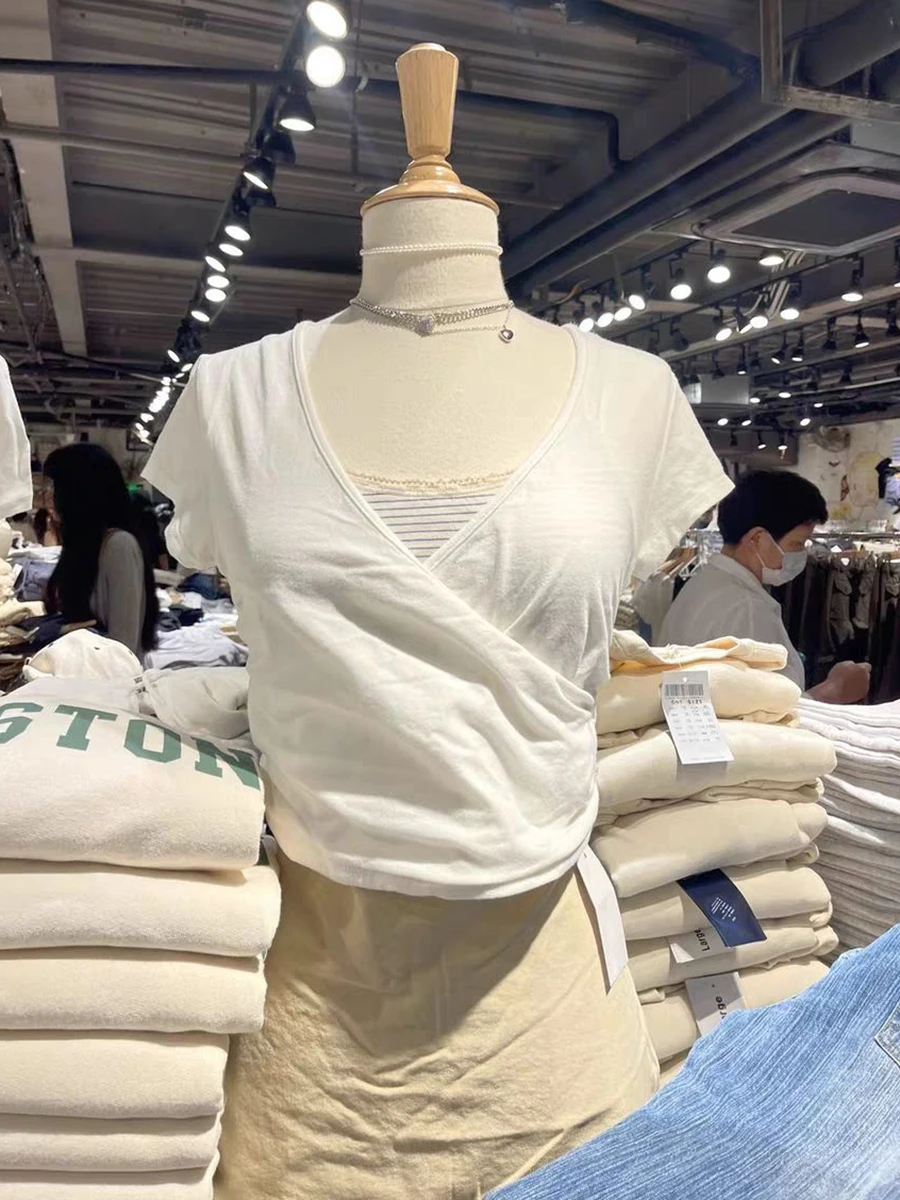 

Женская Винтажная футболка с коротким рукавом, однотонный простой хлопковый кроп-топ с V-образным вырезом, повседневный Универсальный базовый топ, Y2k, на лето