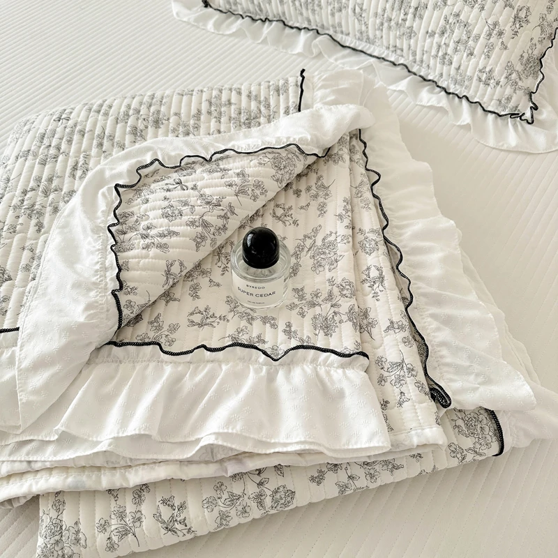 Bonenjoy Print Bedspread Lace Bed Cover Skin-friendly Bedsheet Soft Bed Linen покрывало Girls Room Bedspreads (No Pillowcase)