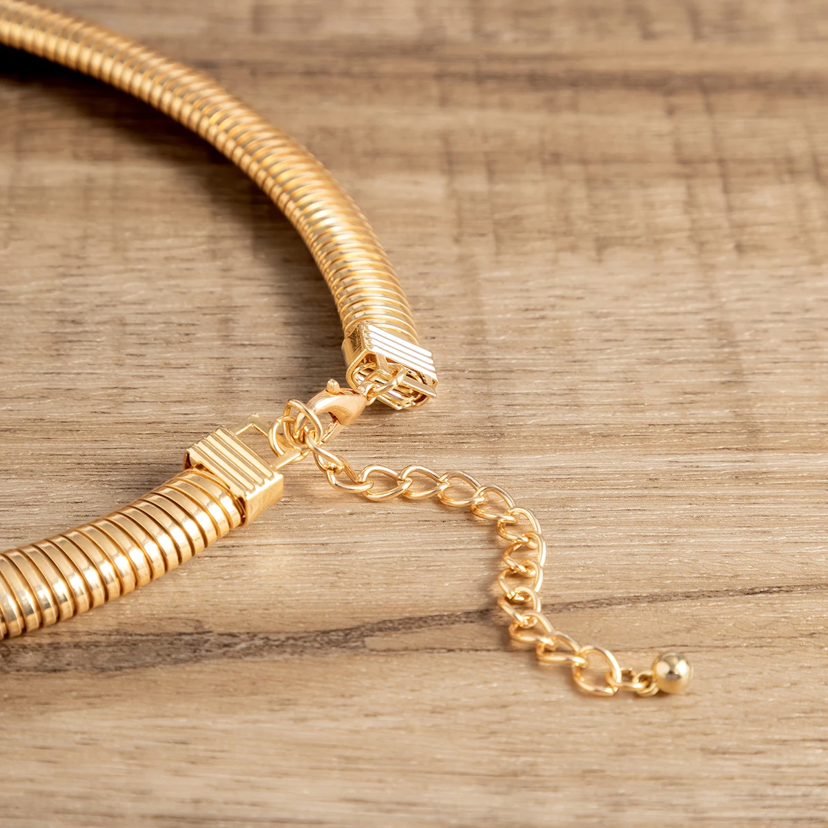 IngeSight.Z Exaggerated Chunky Striped Flat Snake Collar
