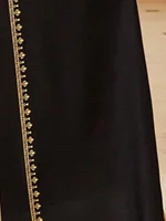 Jupe longue brodée traditionnelle noire pour fille : décoration à motif doré, design élégant à col en V 6