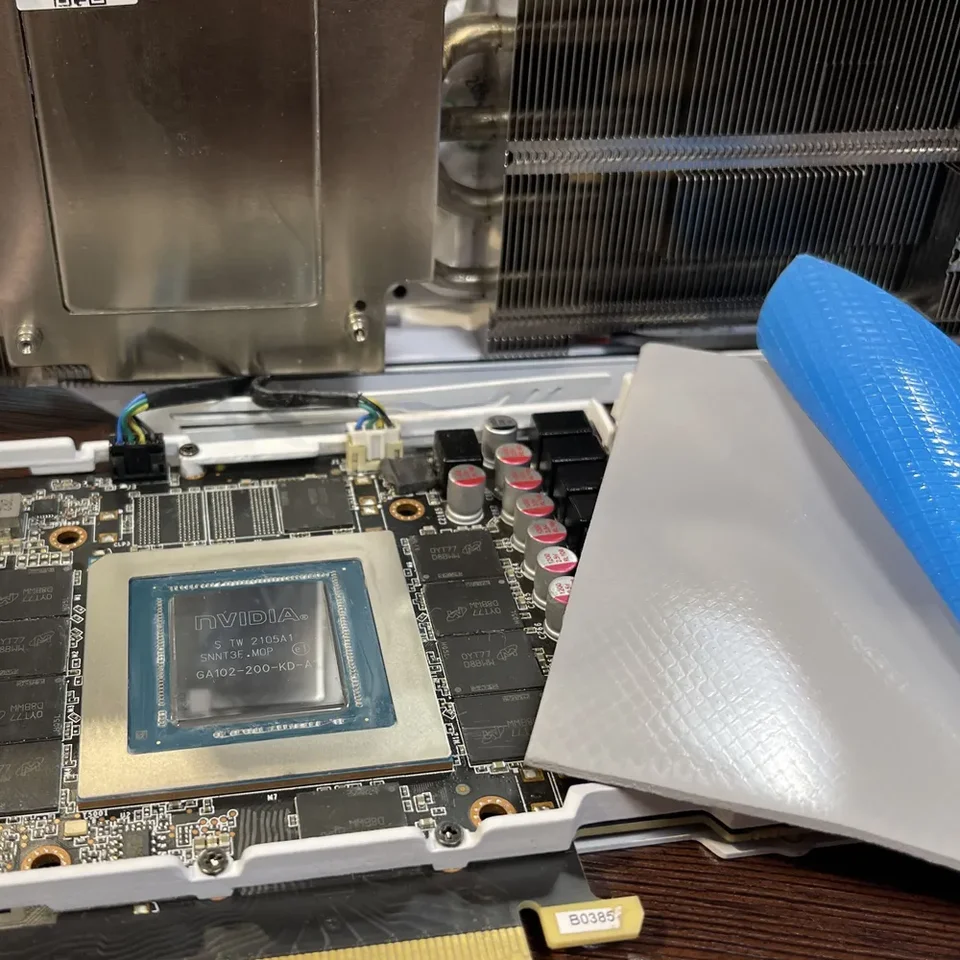 Almohadilla Térmica De Silicona Para CPU – 100x100x2 Mm, Alta Conductividad, No Conductora. Perfecta Para PC, PS4 Y Más.