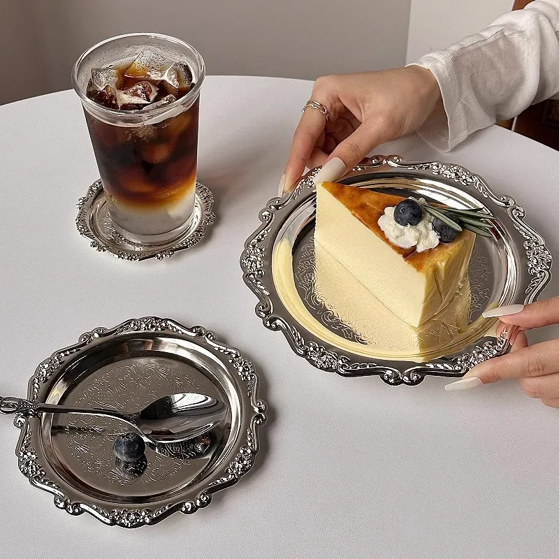 Iron Gold Embossed Tray Silver Plated Vintage Relief Tray Luxury Fruit Snack Cake Plate Tea Cup Holder Jewelry Storage Trays