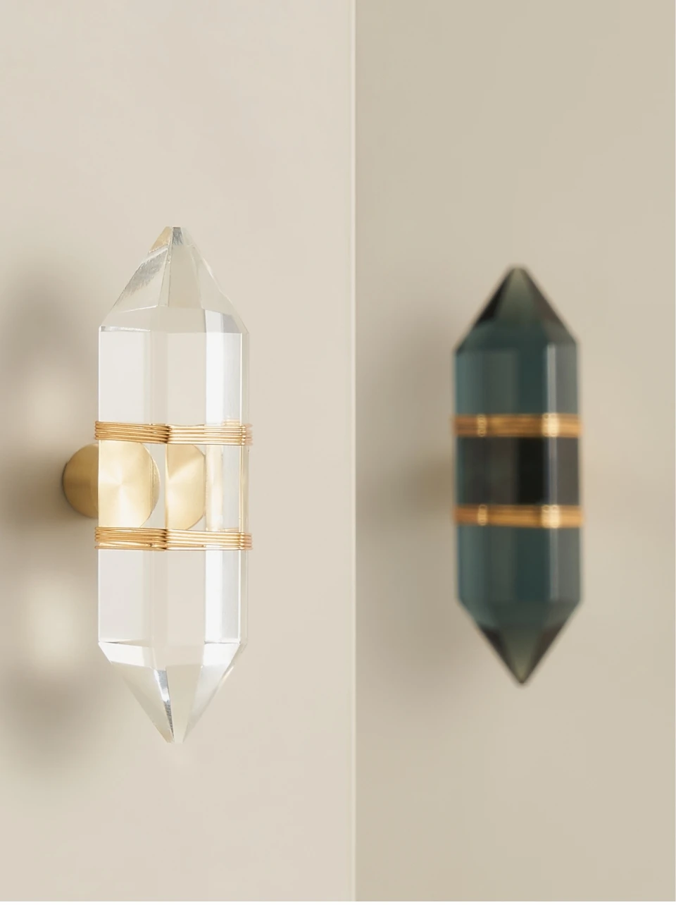 Nurlin-Transparente Cristal Acrílico Handle, Brass Wire Wrapped