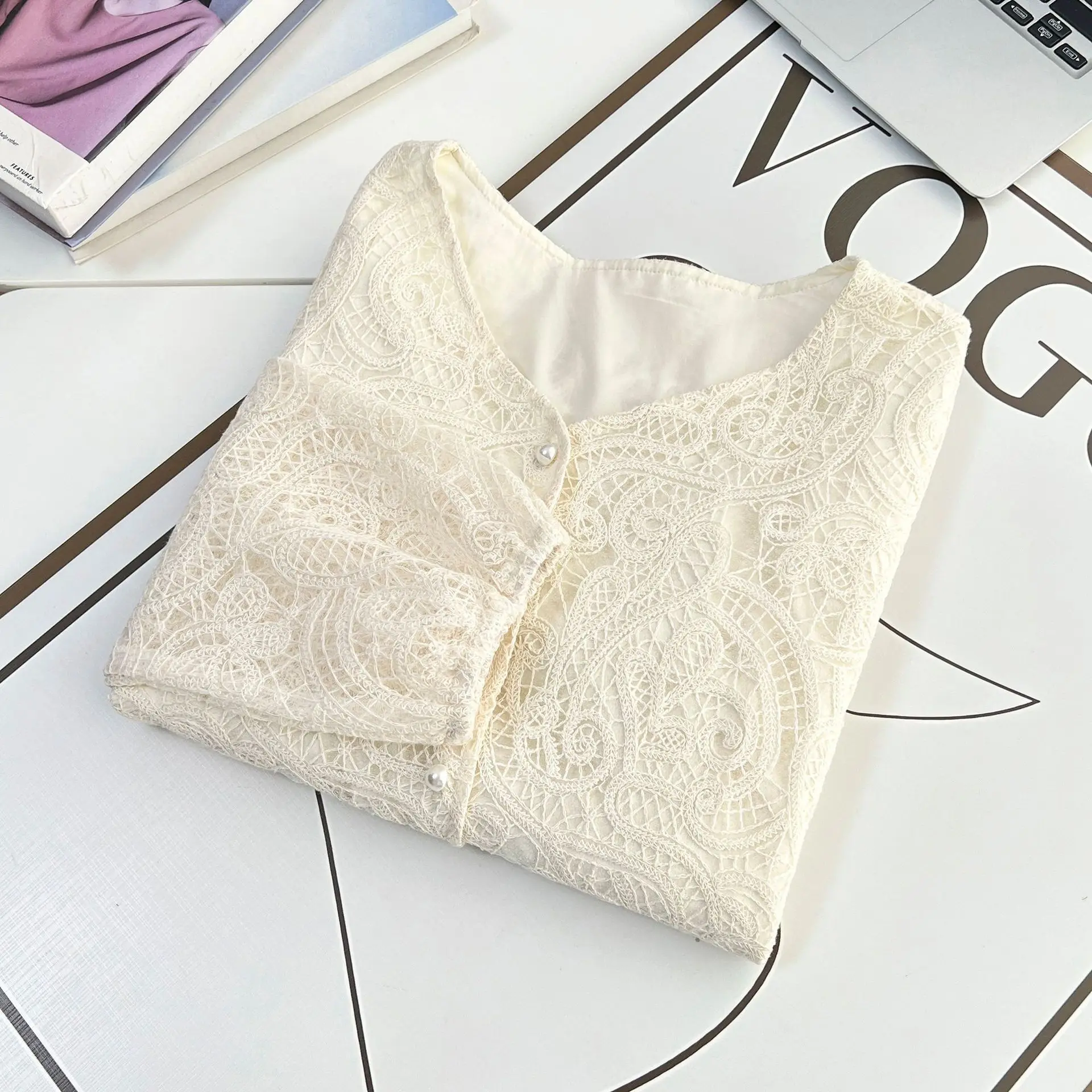 Spring Plus Size Blouses New 100kg V-neck Lace Women Shirt With Temperament 8808