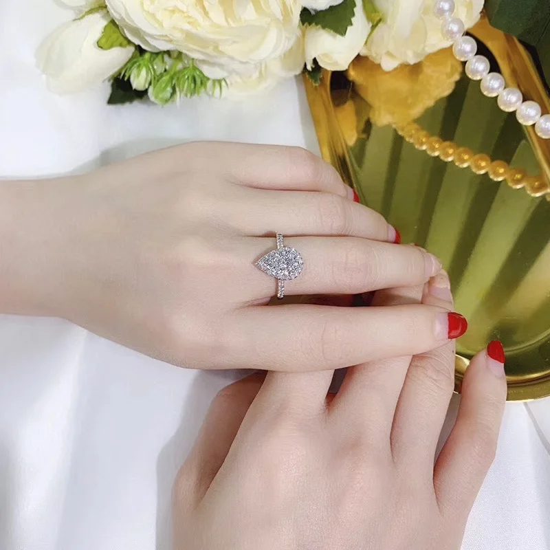 Huitan Pear Shaped Silver Color Ring for Women Engagement Wedding Fashion Jewelry Brilliant Cubic Zirconia Rings Accessories Hot