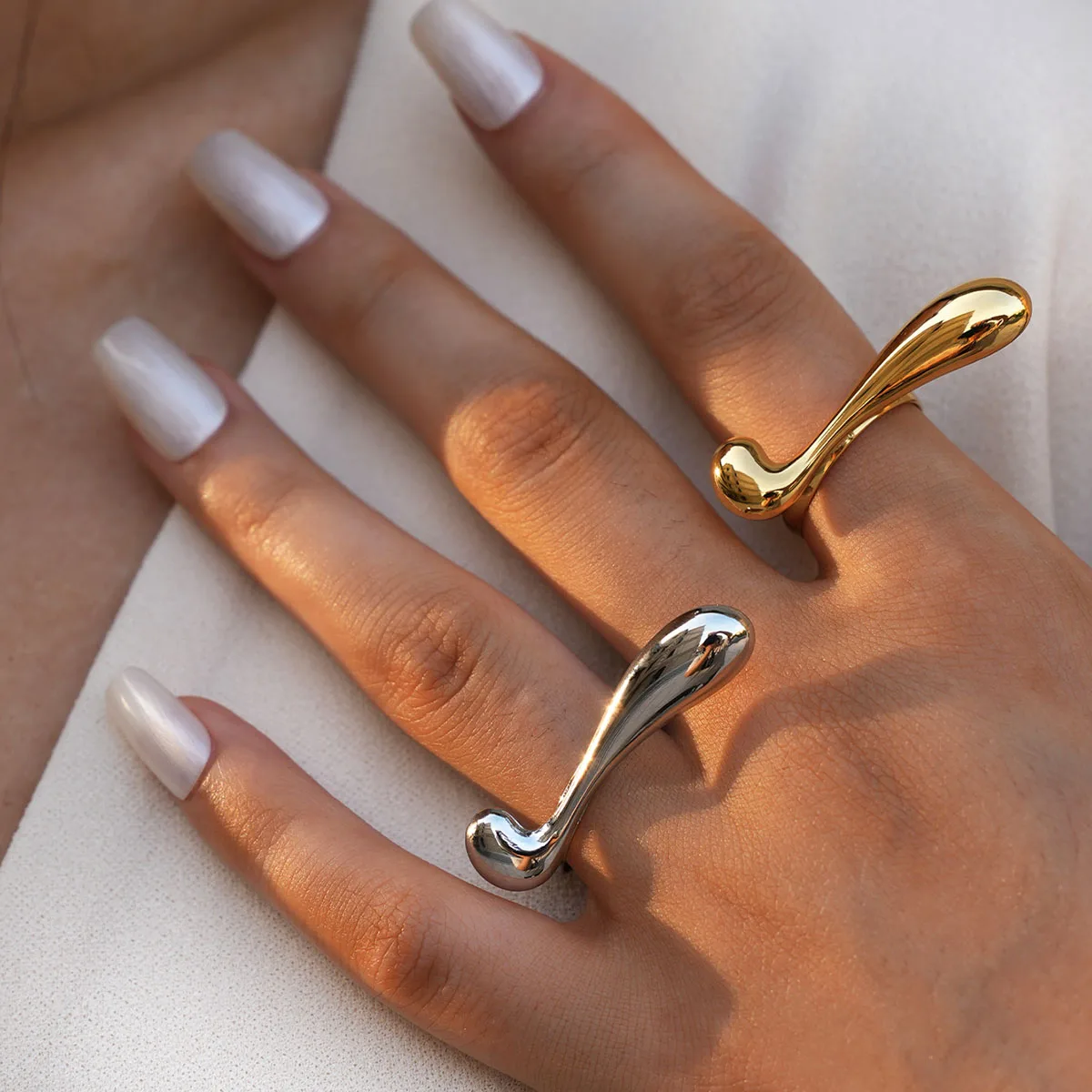 Persönlichkeit Edelstahl minimalistischer edler Ring 18 Karat vergoldet Farbe wasserdicht stilvoll einzigartiger Fingerschmuck für Frauen