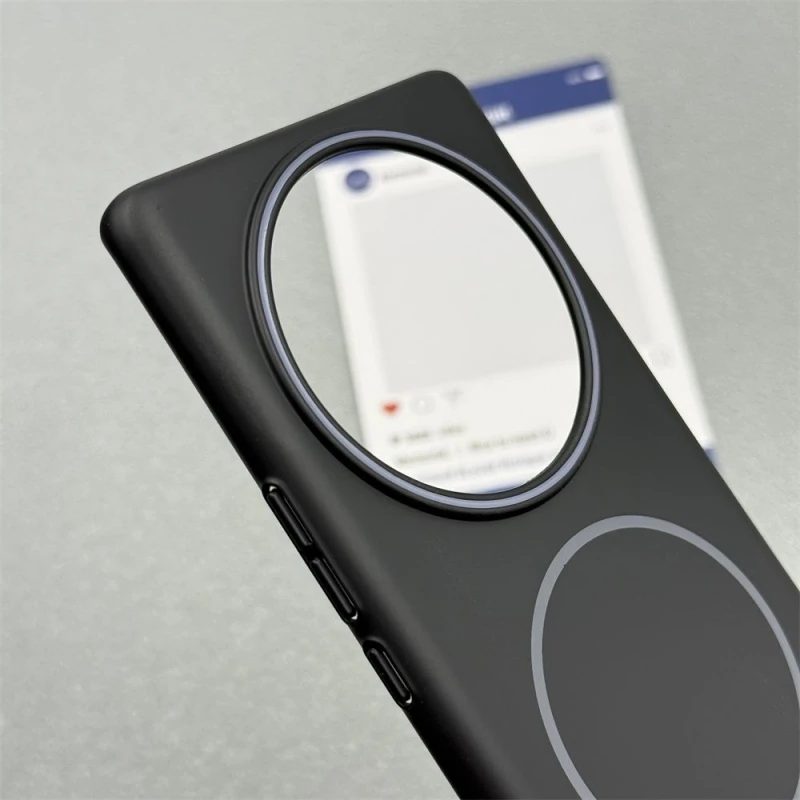 Magnetic PC Skin-Friendly Drop-Proof Phone Back Cover with Simple and Durable Design