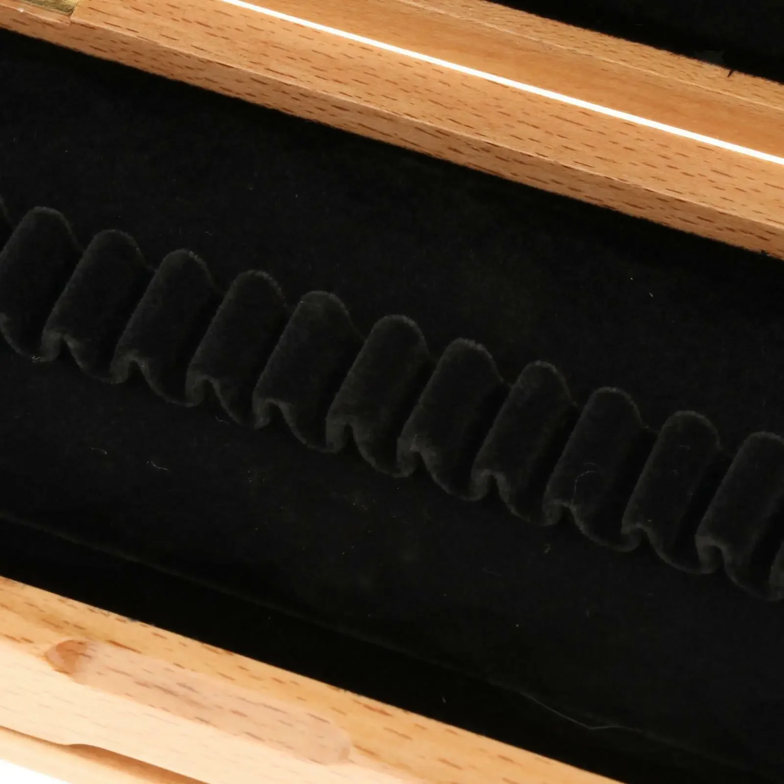 Beige Wooden Case for Reed Storage Box Holds 40 Parts Dimensions 20x9x3x3cm 7cm