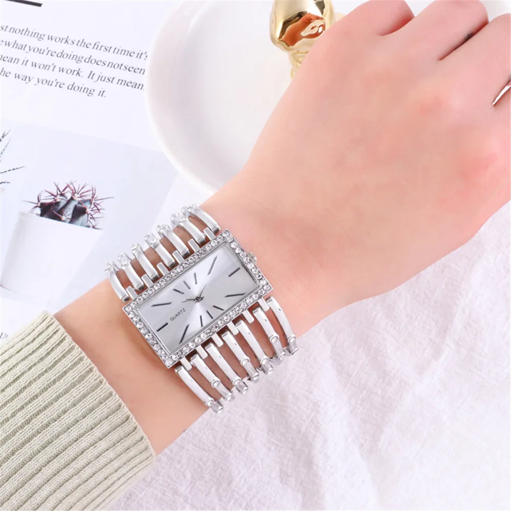 Luxury Qualities Women's Fashion 2023 Diamond Rectangle Watches Gold Alloy Bracelet Wristwatches Simple Ladies Quartz Clock Gift