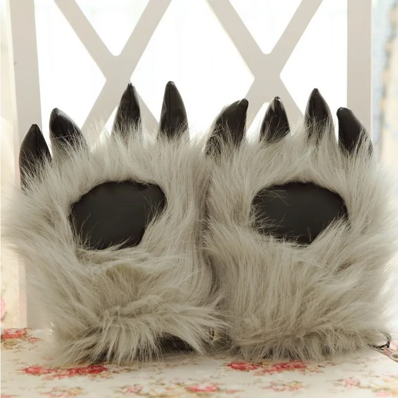 

Bear Paw Gloves Filled with Plush Toy Dolls