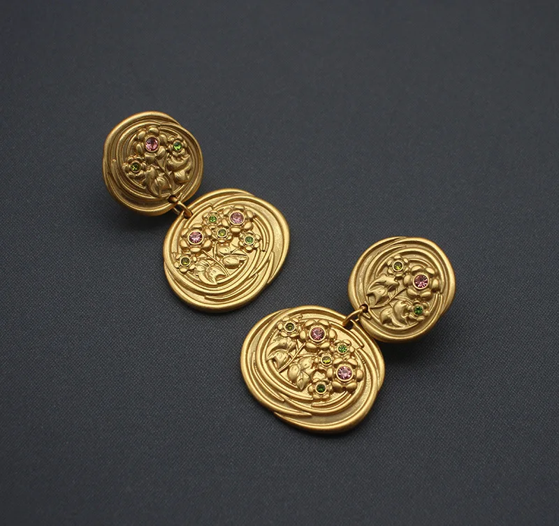 European and American fashion retro vintage vintage disc flower pendant temperament earrings