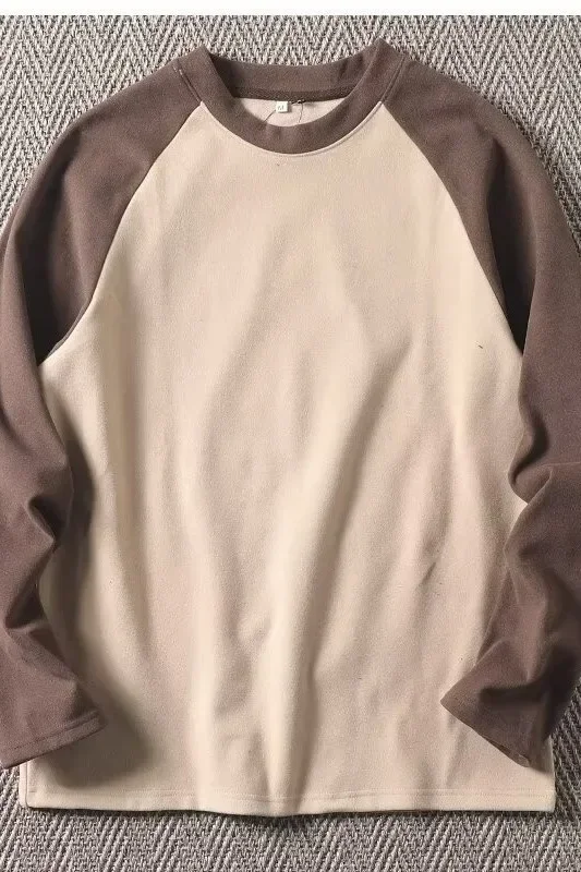 Men's Double-Sided Velvet Sweatshirt Label Detail