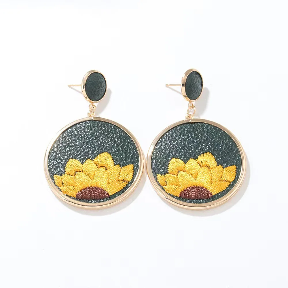 

New Chinese style geometric hand-embroidered earrings