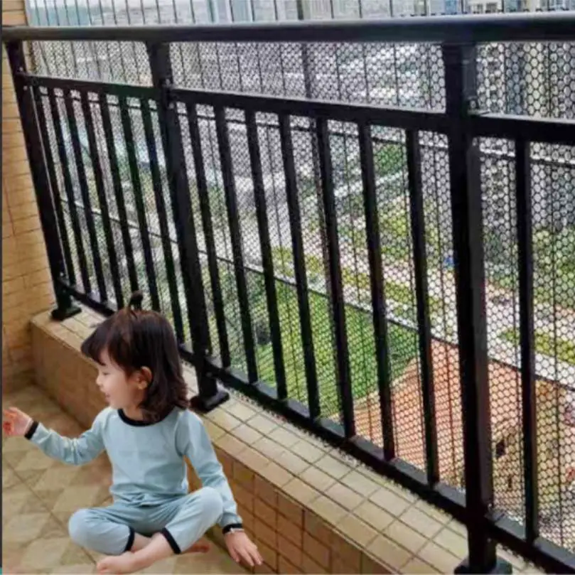 Garden Fence Child Anti-Falling Net Leakproof Plastic Mesh