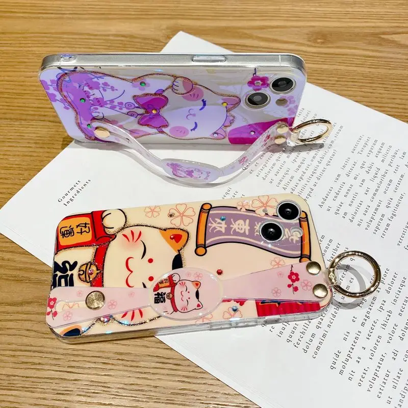 Rhinestone Powder Lucky Cat Wrist Belt Crossbody Case for iPhone 14 Plus 14 Pro 13 Promax 12 11 Xsmax Xr Xs Cute Girl Case