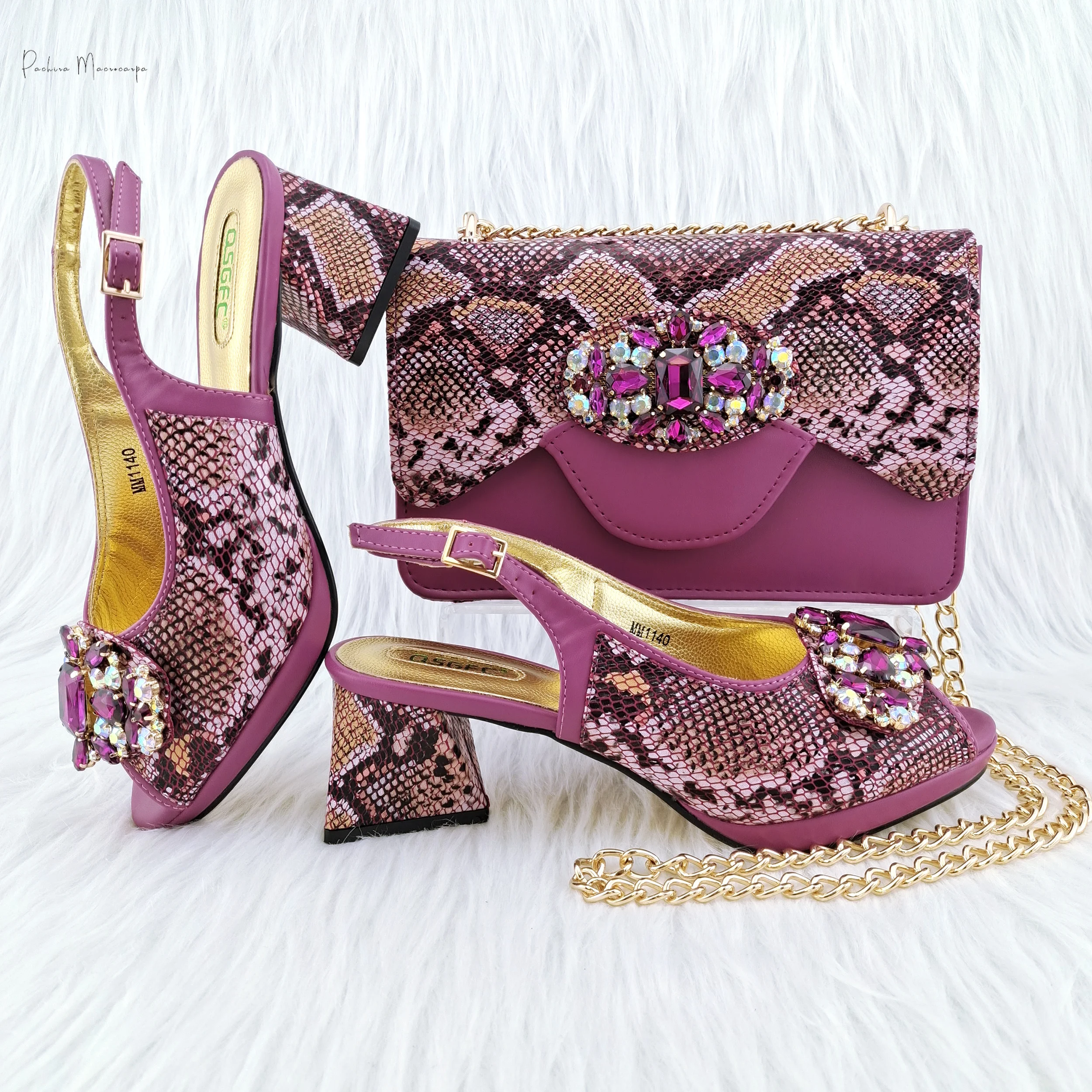 

2023 Elegant Magenta Faux Python Textured Heels With Matching Crystal Buckle Embellishments Fashion Party Ladies Shoes And Bag