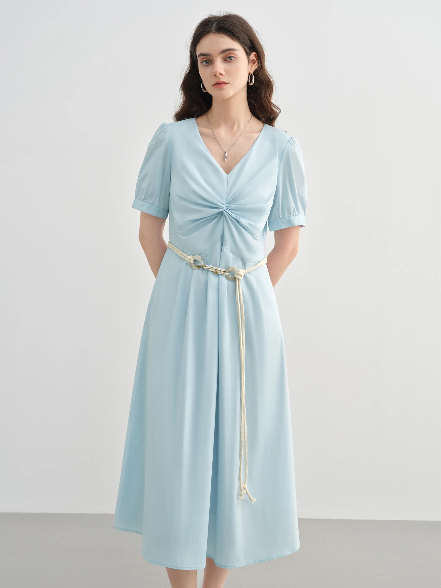 DUSHU 2025 Summer Plus-Size French-Inspired Textured Dress – Elegant Puff Sleeves & Waist Twist Design 25DS82299 DUSHU 2025 Summer Plus-Size French-Inspired Textured Dress – Elegant Puff Sleeves & Waist Twist Design 25DS82299