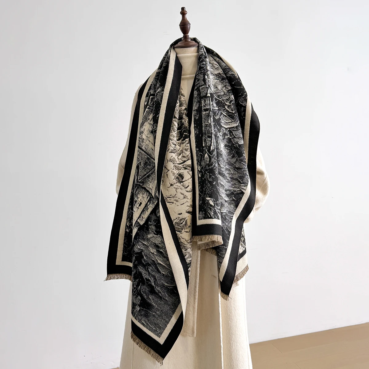 New Retro style Cashmere Women Castle Print Double-sided Scarf Winter Warm Shawl Pashmina Female Foulard Blanket Poncho Scarves