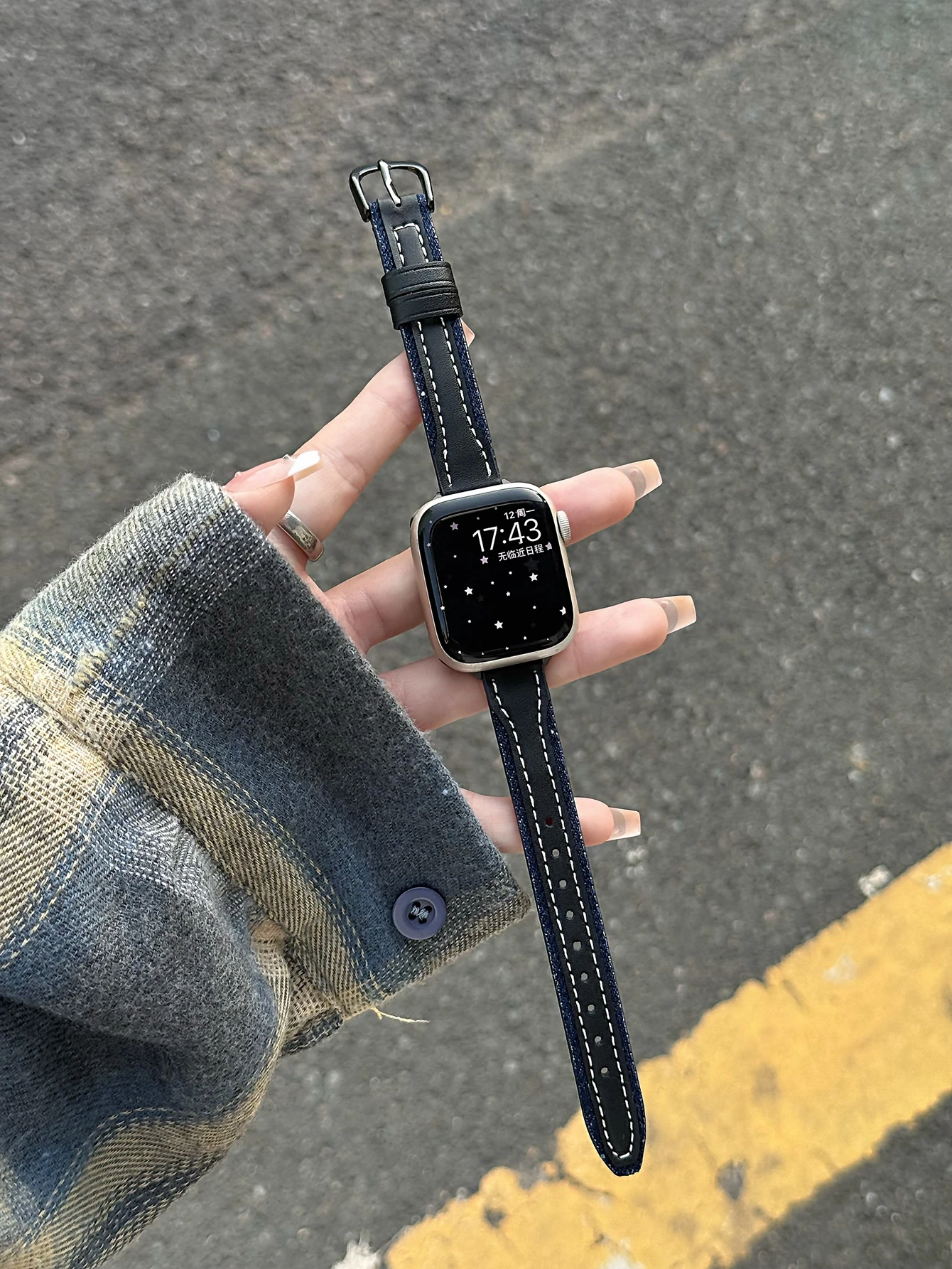 Elegant Leather Loop Wristband