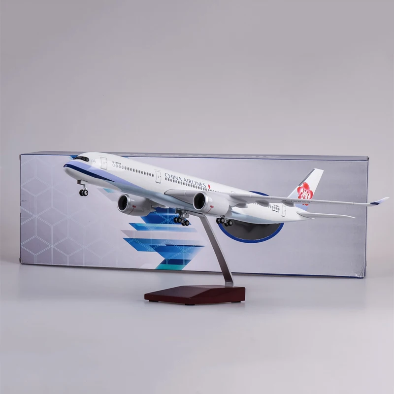 

47CM 1/142 Scale Airplane Airbus A350 Taiwan China Airline Model W Light Landing Gear Diecast Plastic Resin Plane Collection