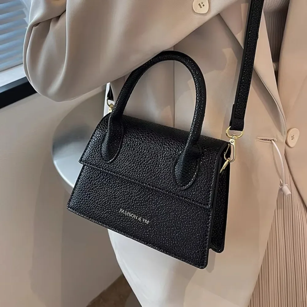 A One-shoulder Bag Suitable for Women, Simple and Fashionable Retro Carry Bag, Suitable for Going Out Shopping and Dating.