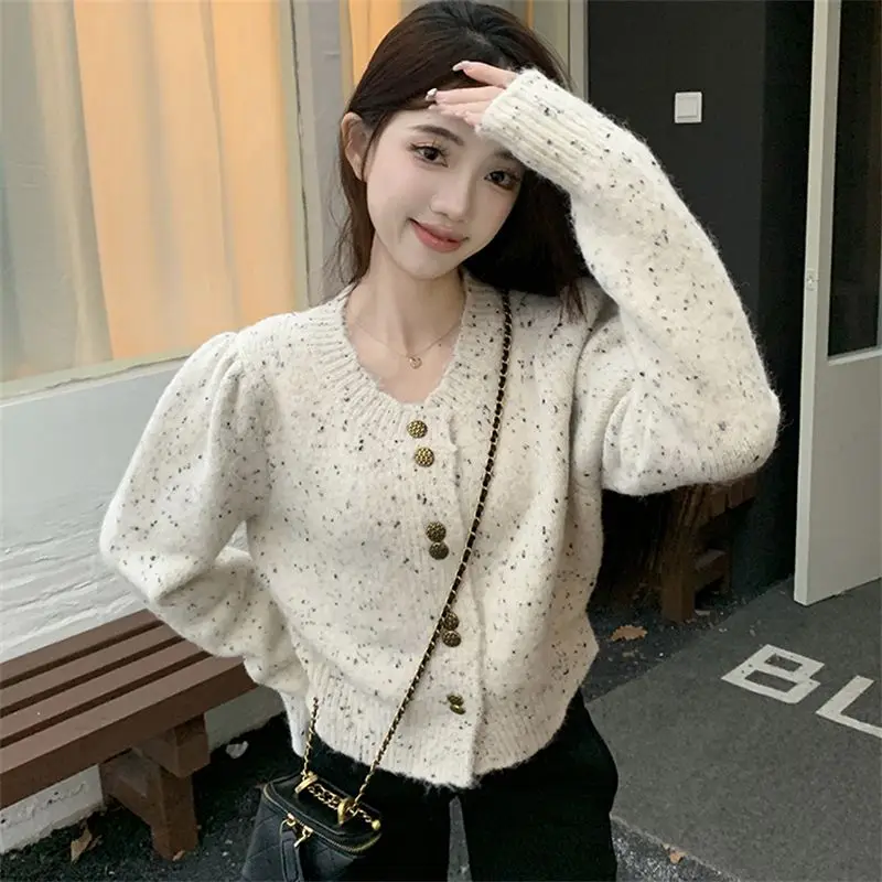 Ladies Knit Sweaters Short Top With Long Sleeves Y2k Fall 2025 Elegant Jackets Korean Style Hot Round O Neck Women's Cardigans