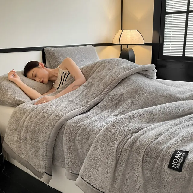 New Grade A Half Sides Fleece Autumn Winter Warmth Blankets Soft Fluffy Keep Warm Sofa Blankets for Throw Napping Shawl Blanket 2