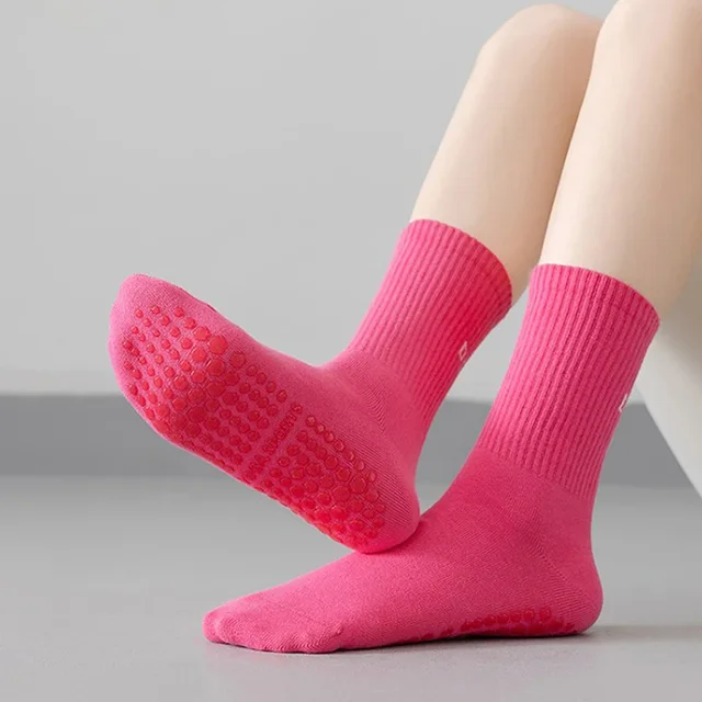1/4Pair Cotton Breathable Mid-calf Yoga Socks Solid Color Anti-slip Women Sports Socks Pilates Socks Dance Fitness Training Sock 5