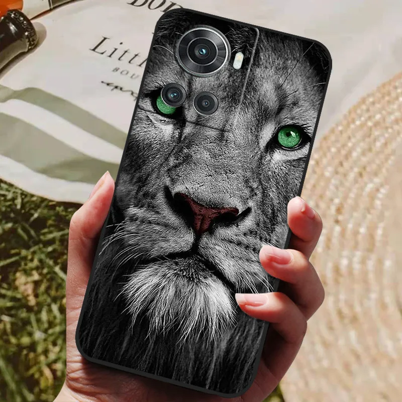 Black Silicone Soft Phone Cover with Lion and Wolf Design - Elegant Protective Case