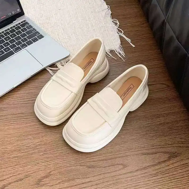 Loafers-white