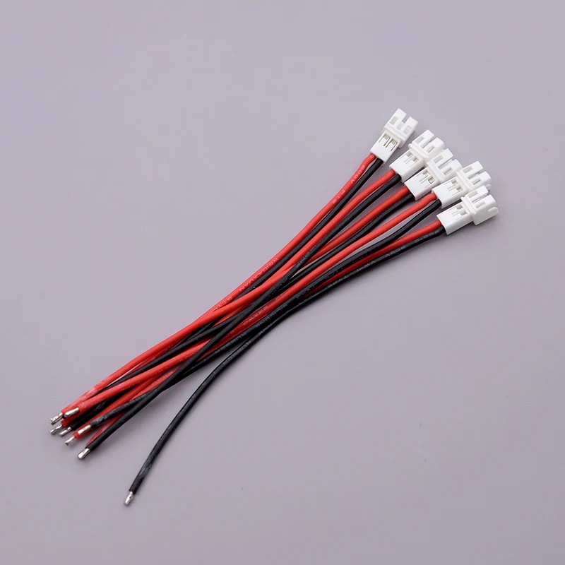 Cinq câbles JST-PH 2.0 10cm 24AWG pour micro FPV drone disposés en parallèle sur fond blanc