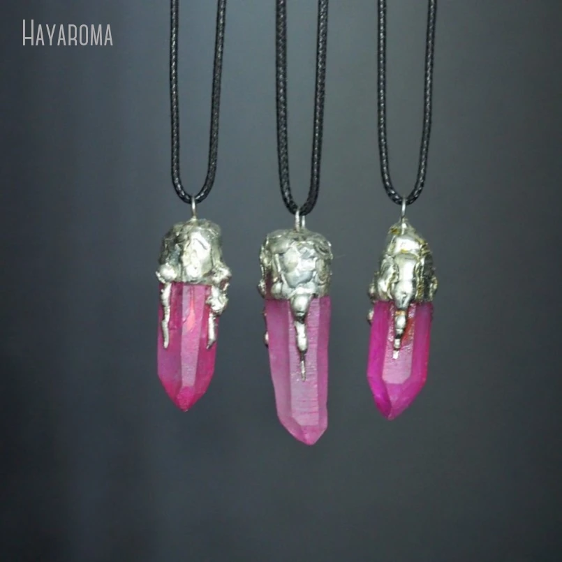 

10Pcs Wholesale Handmade Jewelry Soldered Free Form Pillar Point Hot Pink Tin Clear Crystal Leather Rope Necklace NM49879