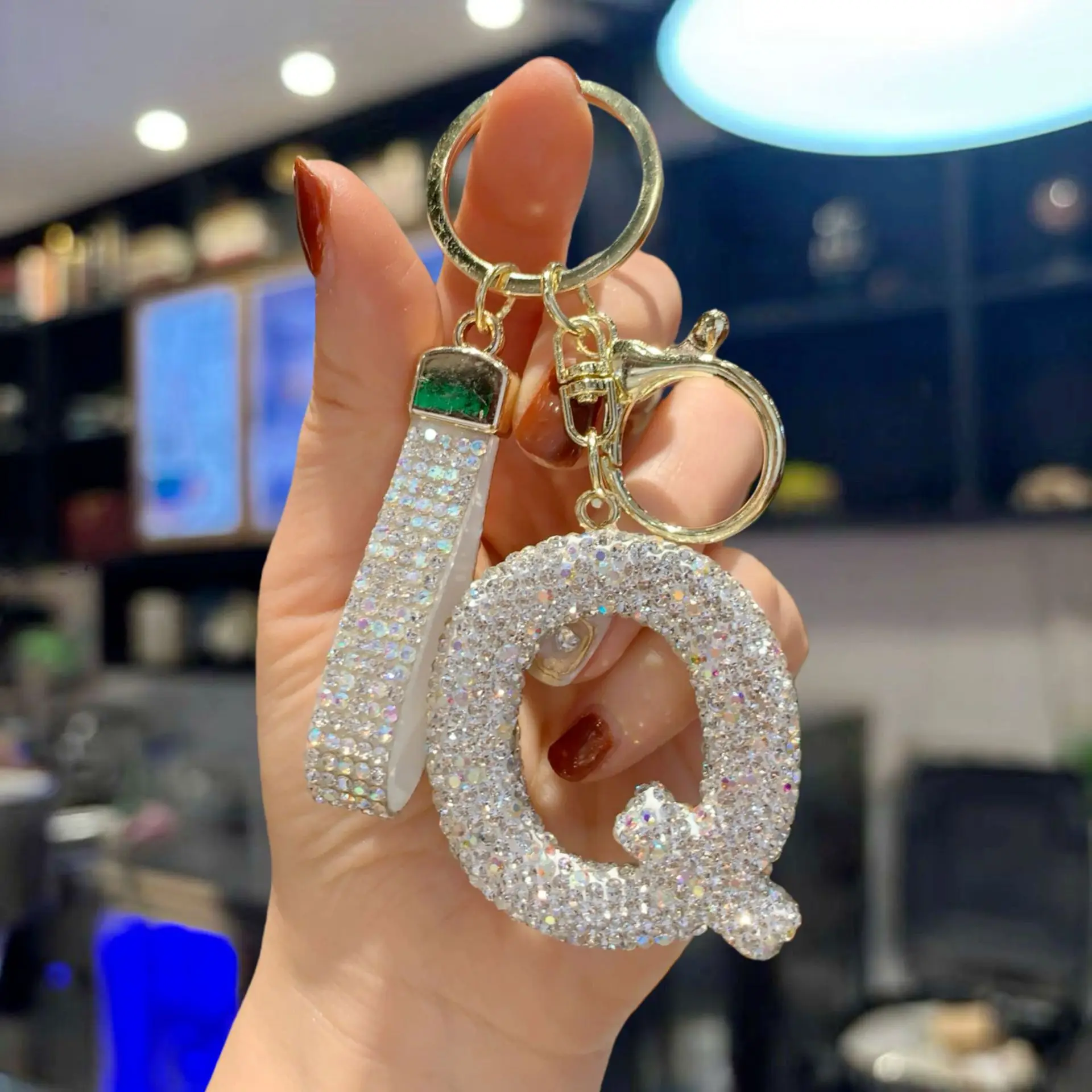 Full Rhinestone 26-Letter Keychain, Bling Car Key Ring & Sparkly Bag Charm - Perfect Small Gift