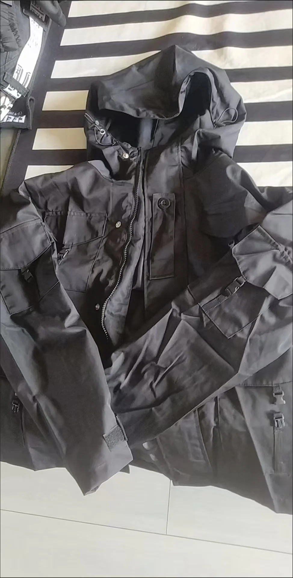 Autumn Winter Retro Multi-pocket Waterproof Jacket American Tooling Windproof Hooded Jackets Male Clothes