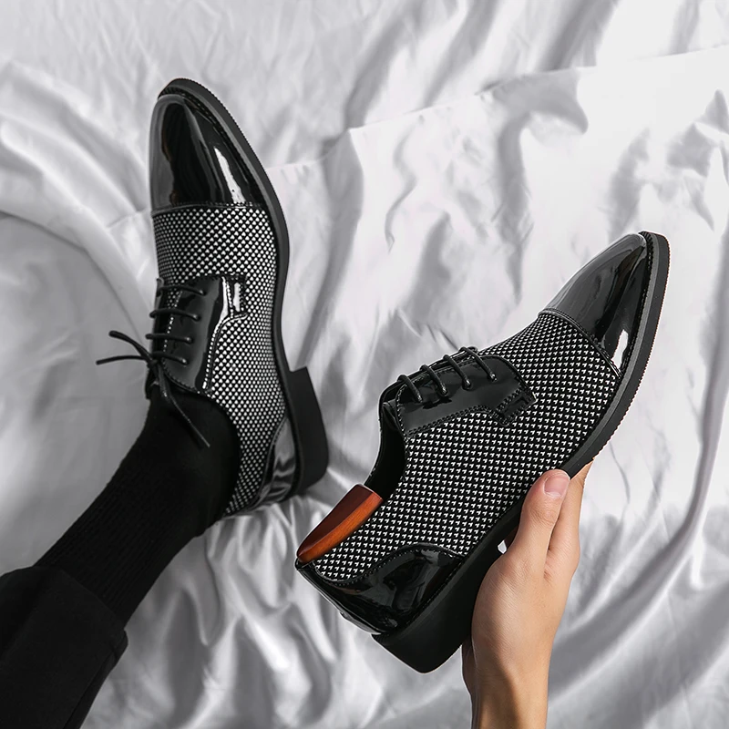 

Vintage Fashion Men Pointed Toe Faux Leather Footwear Solid Color Casual Comfortable Business Office Wedding 2024 Shoes