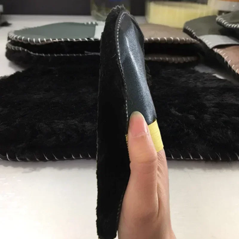 Shoe Cleaner Shoe Brush Shoe Gloves Shoe Care Brush Shoes Cleaner Soft Wool Plush Random Color Polished Gloves Wipe Shoes Handbag Brushes Leather Care