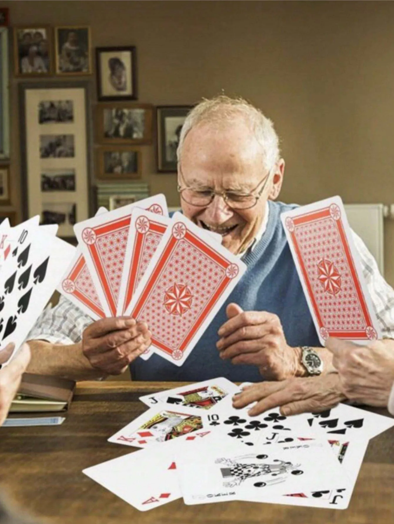 Super Creative Playing Cards Giant Playing Cards Large Size Suitable for Family Gathers Leisure Entertainment Gathers Magic Performances and Other Scenes 1 Set playing cards,poker set