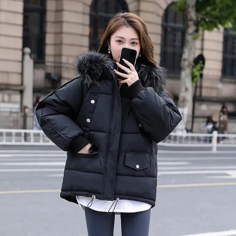 

2024 New Winter Big Fur Hooded Thick Down Jacket Women Korean Parkas Short Warm Cotton-Padded Clothes Female loose Outwear B084