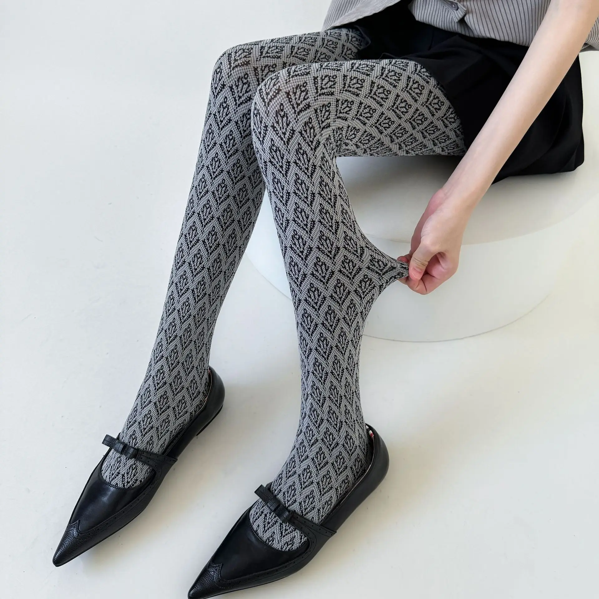 Retro Floral Jacquard Patterned Tights Pantyhose Japanese Style Autumn Winter Opaque Silky Slimming Tights Bottoming Stockings