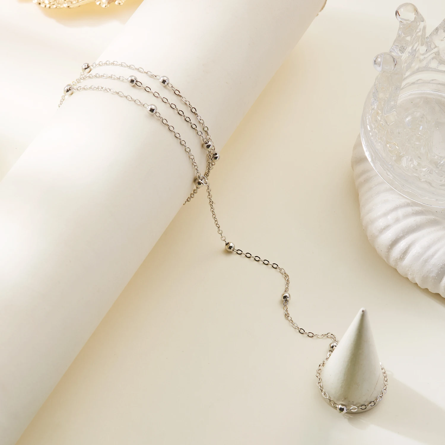 Zierliches Boho-Satellitenperlen-Fingerarmband für Frauen, sexy goldfarbene Handgeschirrkette, minimalistischer Valentinstag, Sommerschmuck, Geschenk – Detail 5
