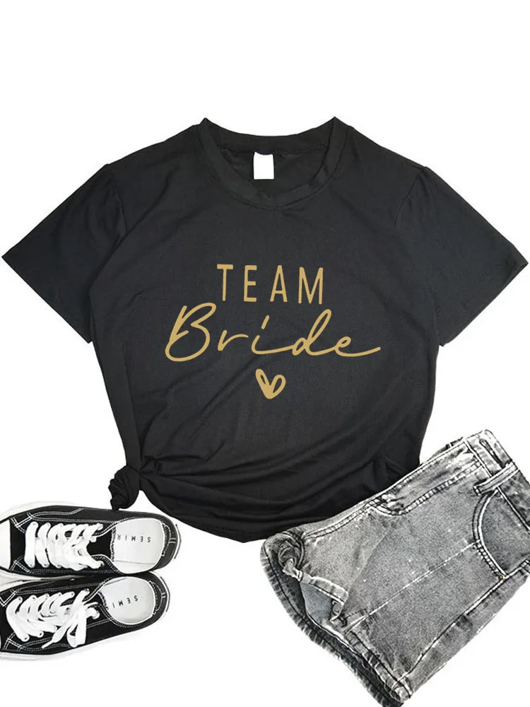 T-Shirt Damigella D'Onore 'Bride Team' - Addio Al Nubilato Originale, Top Donna Con Cuore
