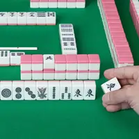 Mini Travel Mahjong Set Durable Colorfast Mini Game Set Travel Game Set No Odor Mahjong Set With Table Legs For On-The-Go 2