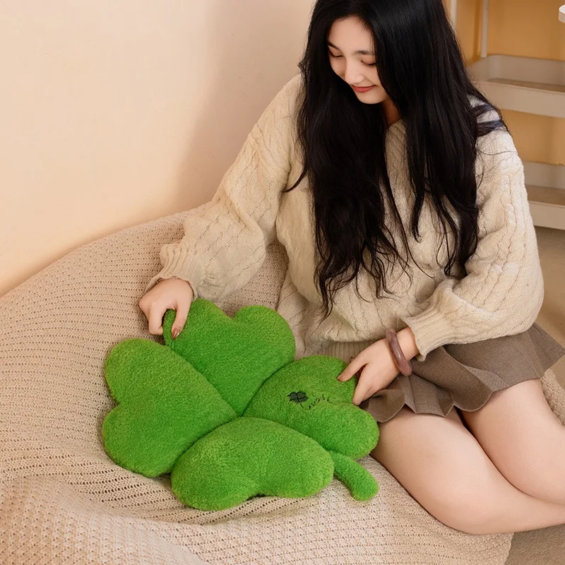 성 패트릭의 날 네잎 클로버 봉제 인형 베개 행운의 잎사귀 집 장식 소파 쿠션 침실용 요추 베개 선물