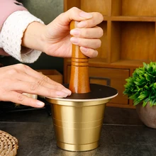 

Brass Wheat Mill Spice Salt Grinder Tradition Pestle Mortar Grass Gravity Mill Big Food Vijzel En Stamper Kitchen Utensil OC50YM