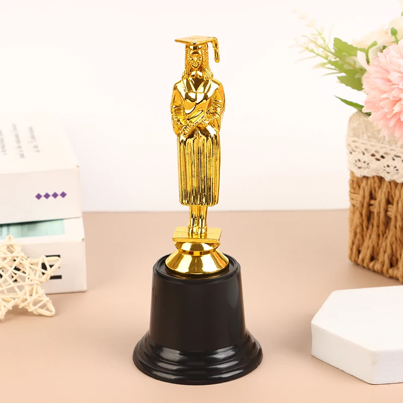 1 adet Mini plastik erkek kadın doktora alimleri kupa kupası ödül fincan erken eğitici oyuncaklar okuma öğrenme ödülü hediyeler