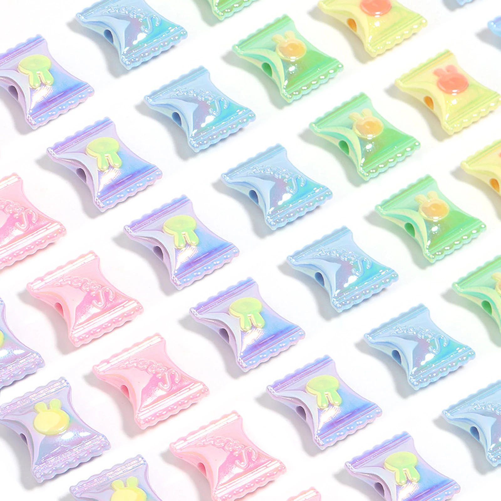 PandaHall 50Pcs Random Color Acrylic Candy with Rabbit Pattern Beads Sweet Food Sugar Candy Spacer Beads for Jewelry DIY Making