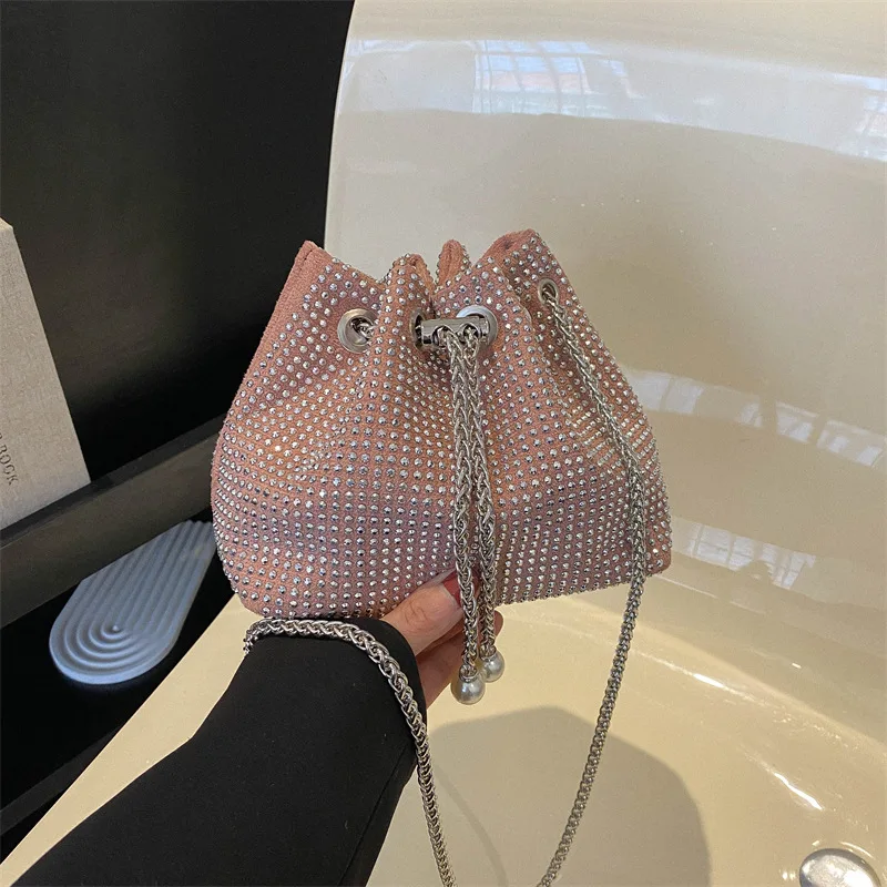 

Silver White PU Bag 2024 Niche Design New Women's Casual Fashion Single Shoulder Bag Simple Diagonal Bucket Crossbody Bag