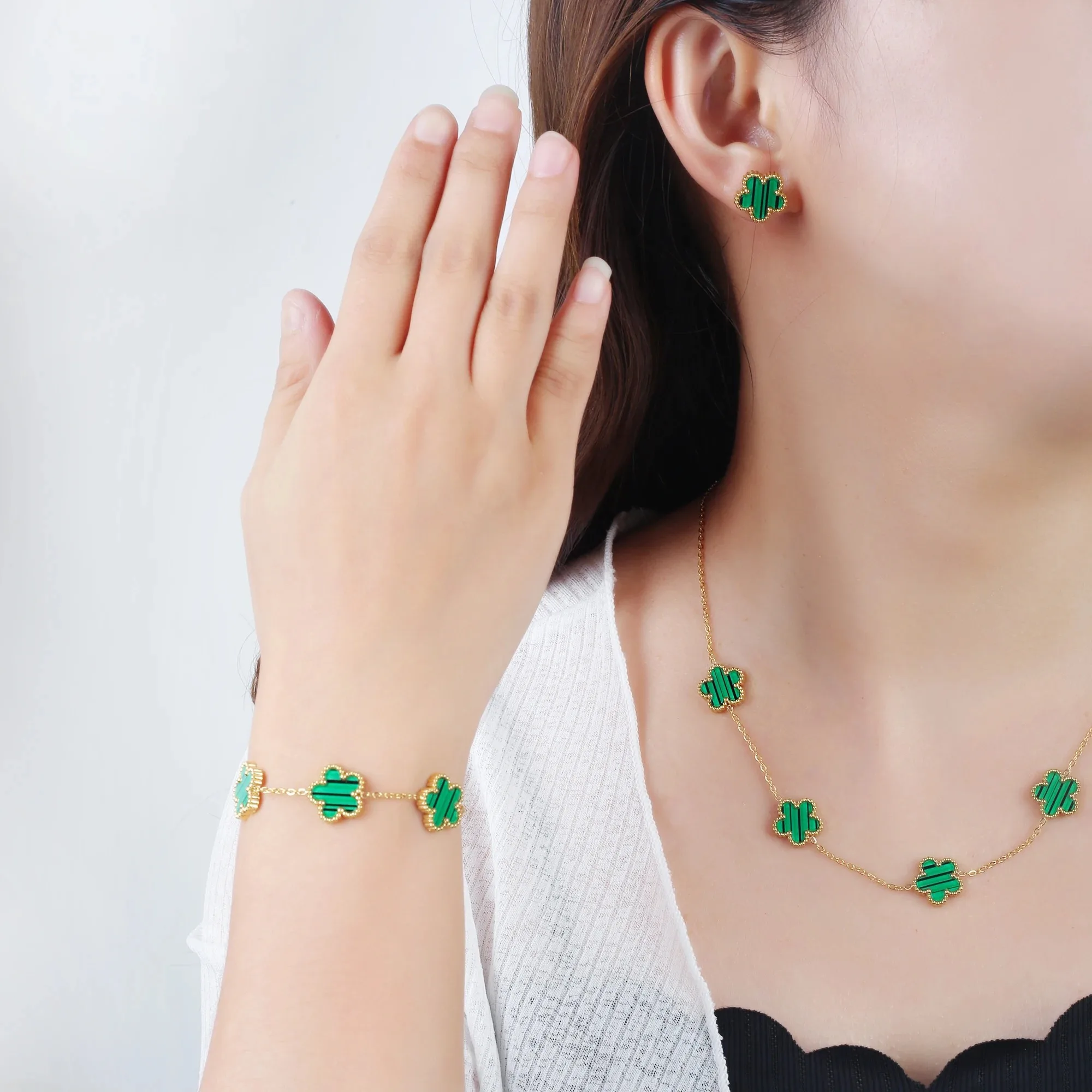 Adjustable New Design Gold Plated Stainless Steel 316L Plant Flower Bracelet With Five Leaf Petals Women's Luxury Gifts Clover 4