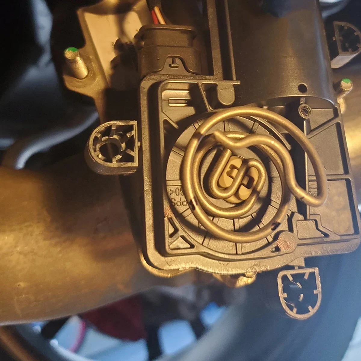 Riparazione elettronica della molla della valvola dell'attuatore di scarico dell'automobile per Porsche Macan 2015 2016 2017 2018 2019 2020 2021 4 h0133246 - Image 5